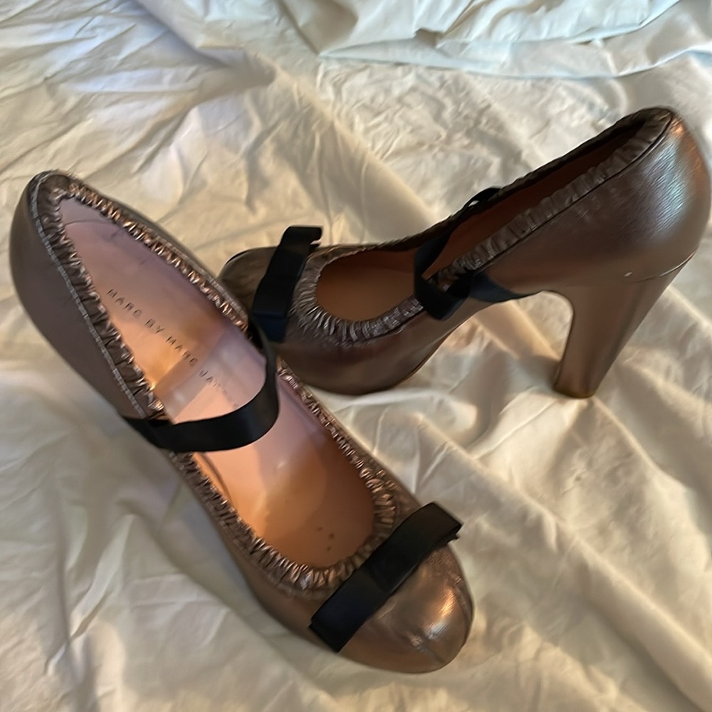 Marc by Marc Jacobs Heels Italian Excellent Condition Pewter